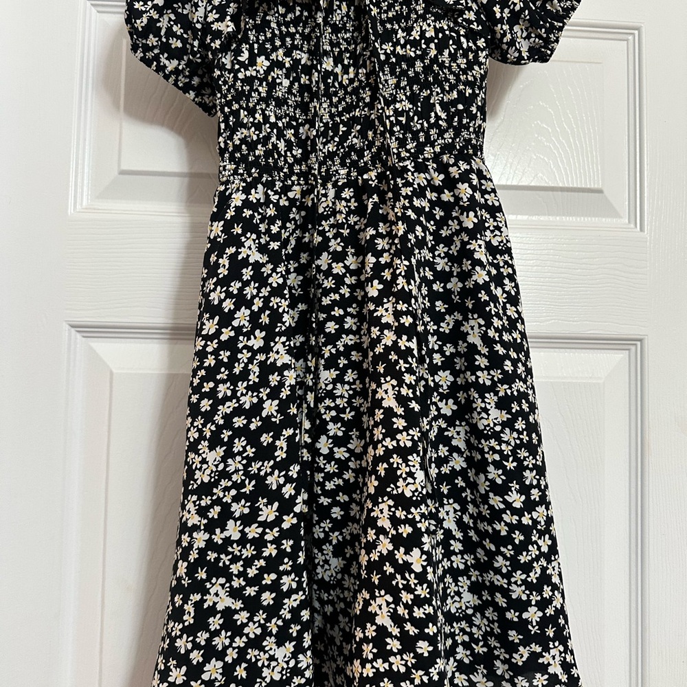 Ivy City Co Black Floral Smocked Casual Dress with White Flowers